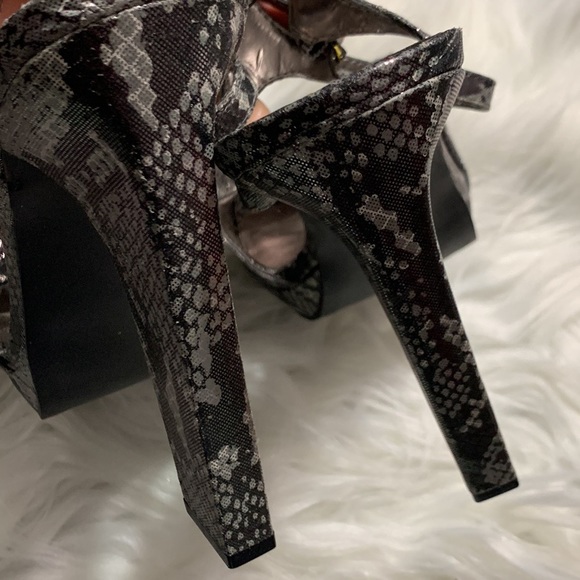 Jessica Simpson Casa Pumps Dark Pewter Stamped Metallic Snake Bow Platform Heels - Picture 5 of 14